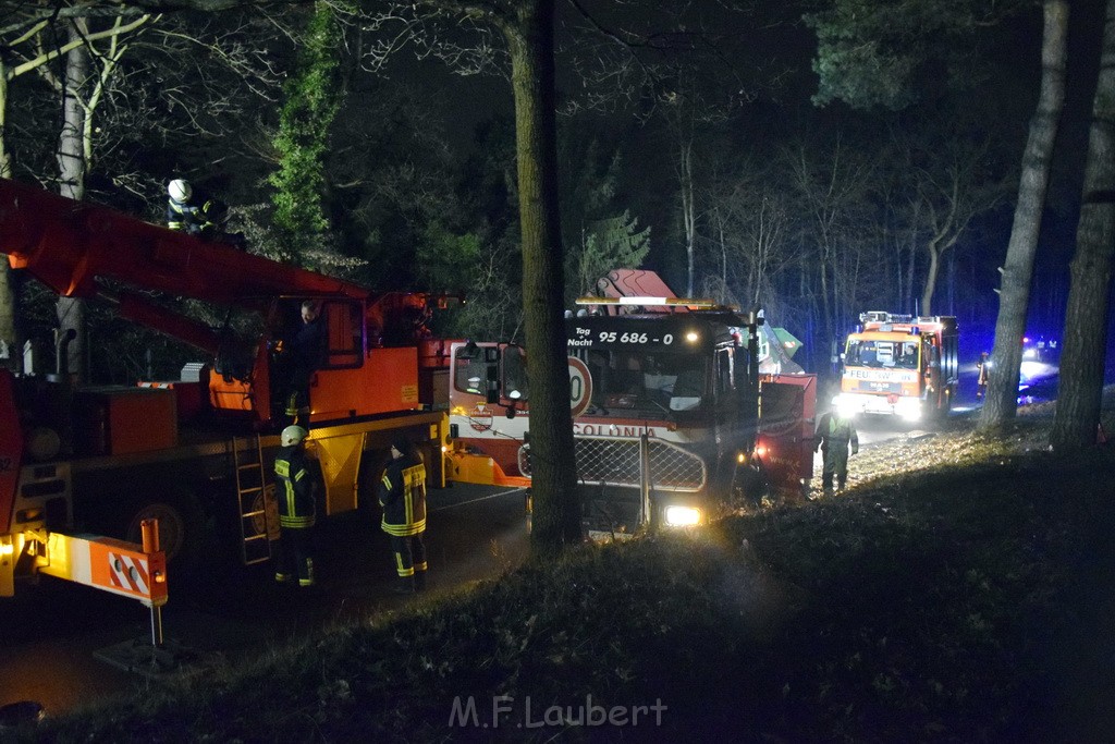 Container LKW umgestuerzt Koeln Brueck Bruecker- Dellbruecker Mauspfad P571.JPG - Miklos Laubert